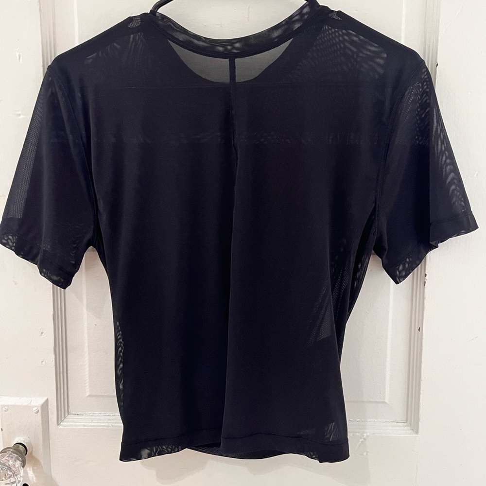 Lululemon Black Mesh Short Sleeve T-Shirt Size 4 Athleisure